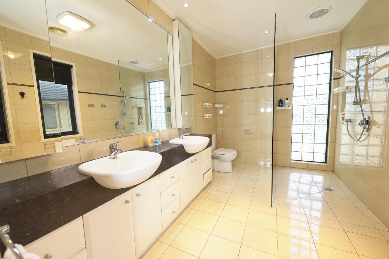 Luxury 7Brm Entire House Lakeview Blackswans Wifi Bbq Resort Point Cook Ngoại thất bức ảnh