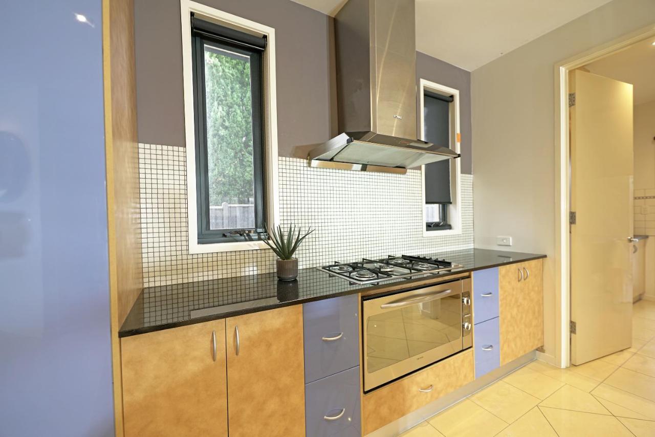 Luxury 7Brm Entire House Lakeview Blackswans Wifi Bbq Resort Point Cook Ngoại thất bức ảnh
